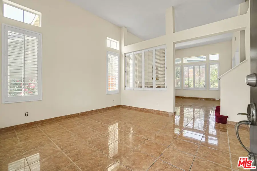 2041 Saint Andrews Way, Hawthorne, CA 90250 - #3