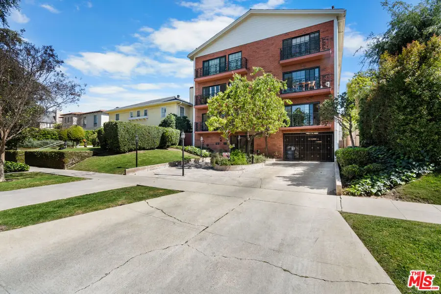 822 S Windsor Boulevard #102, Los Angeles, CA 90005 - #2