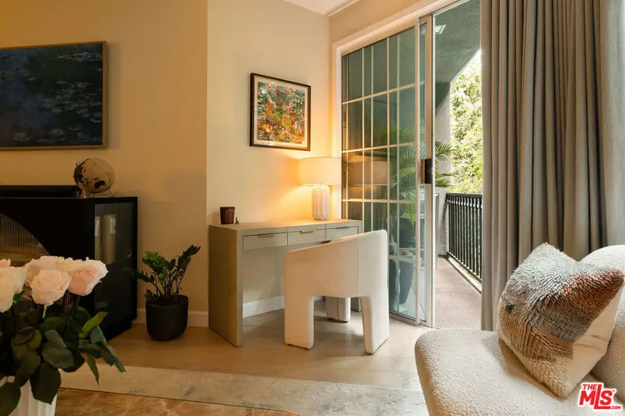 585 N Rossmore Avenue #407, Los Angeles, CA 90004 - #3