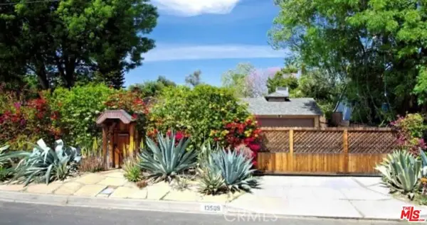 13509 Bassett Street, Valley Glen, CA 91405