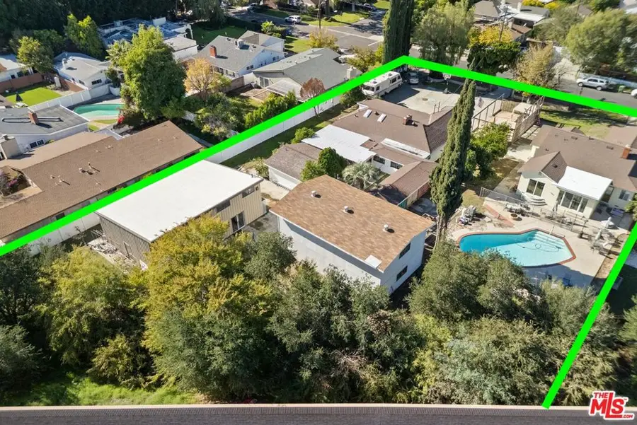 5708 Gentry Avenue, Valley Village, CA 91607 - #2