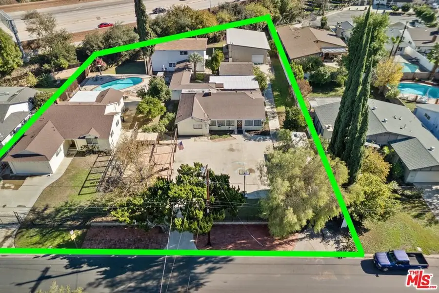 5708 Gentry Avenue, Valley Village, CA 91607 - #3