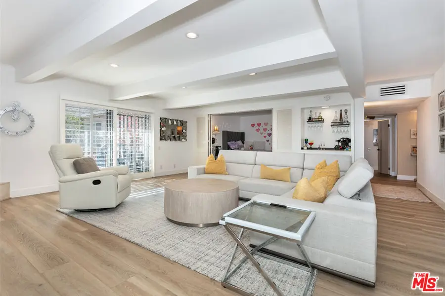 2385 Roscomare Road #D17, Los Angeles, CA 90077 - #3