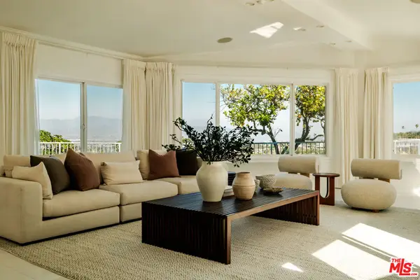 14652 Deervale Place, Sherman Oaks, CA 91403