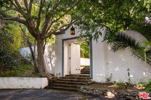 1196 Brooklawn Drive, Los Angeles, CA 90077