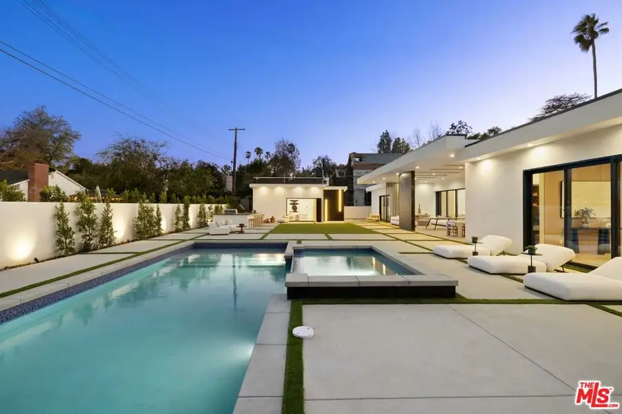 5200 Oakdale Avenue, Woodland Hills, CA 91364 - #3