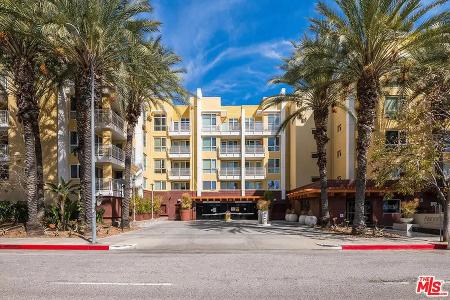 21301 Erwin Street #410, Woodland Hills, CA 91367 - #2