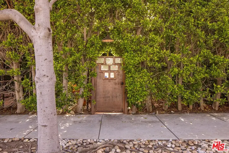 2536 Beverley Avenue, Santa Monica, CA 90405 - #2