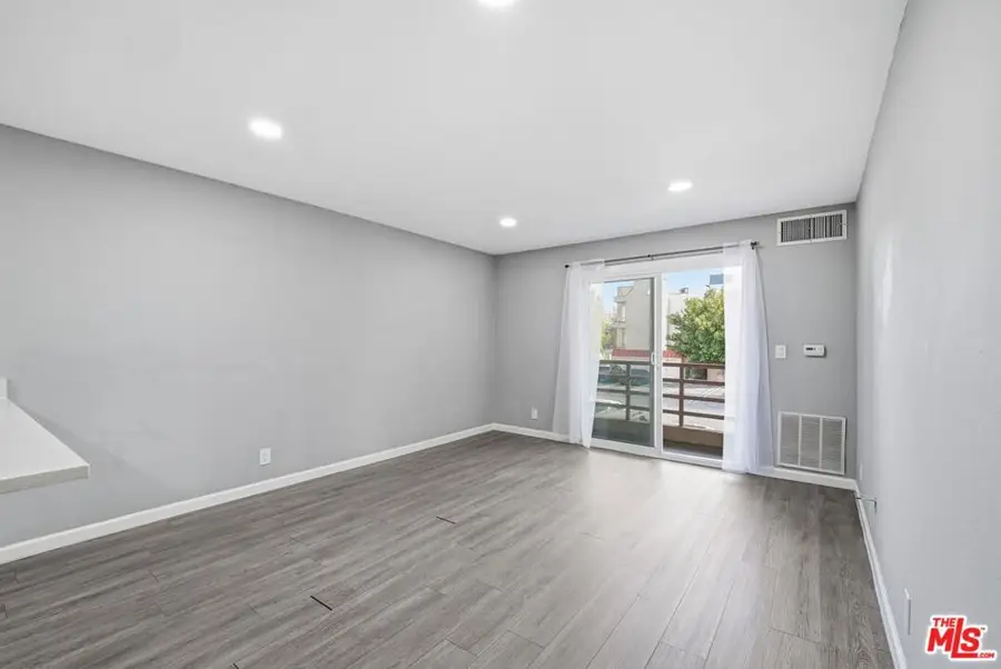 6815 Remmet Avenue #215, Canoga Park, CA 91303 - #3