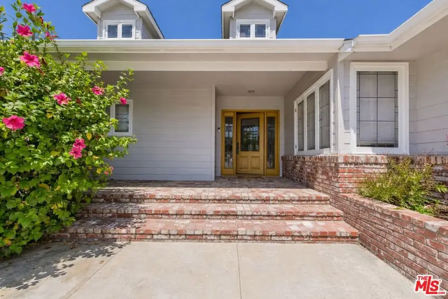 4981 Noeline Avenue, Encino, CA 91436 - #2