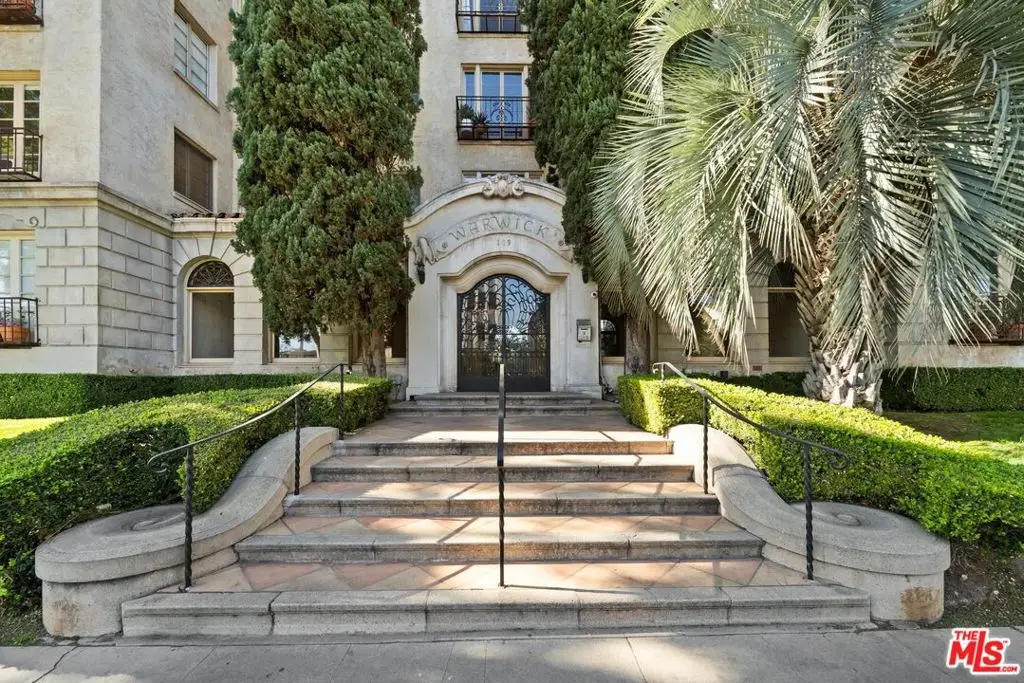 109 N Sycamore Avenue #202, Los Angeles, CA 90036 - #1