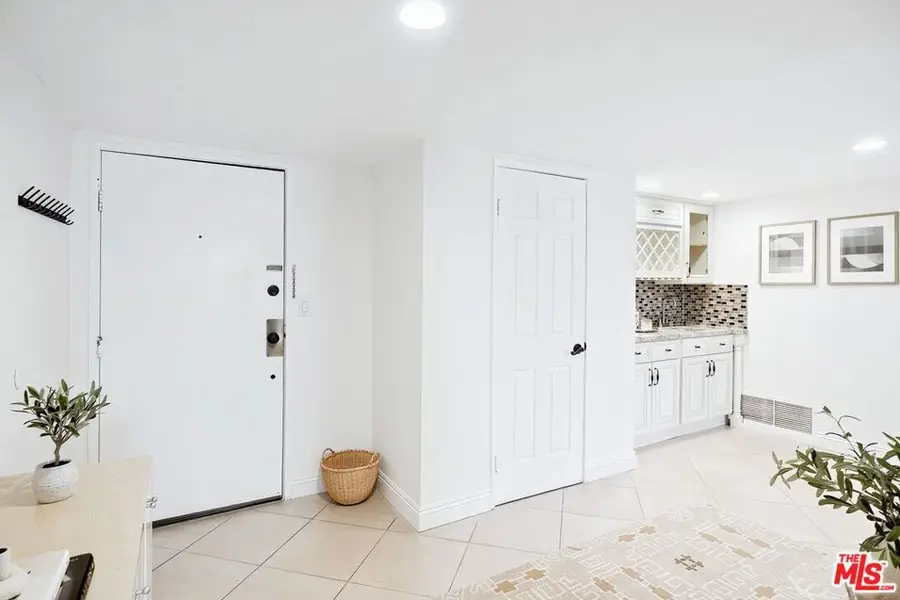 1215 Brockton Avenue #203, Los Angeles, CA 90025 - #3