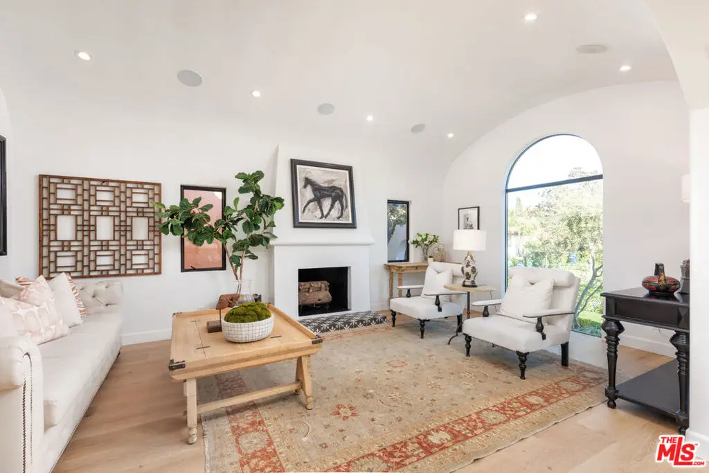 913 S Mullen Avenue, Los Angeles, CA 90019 - #1