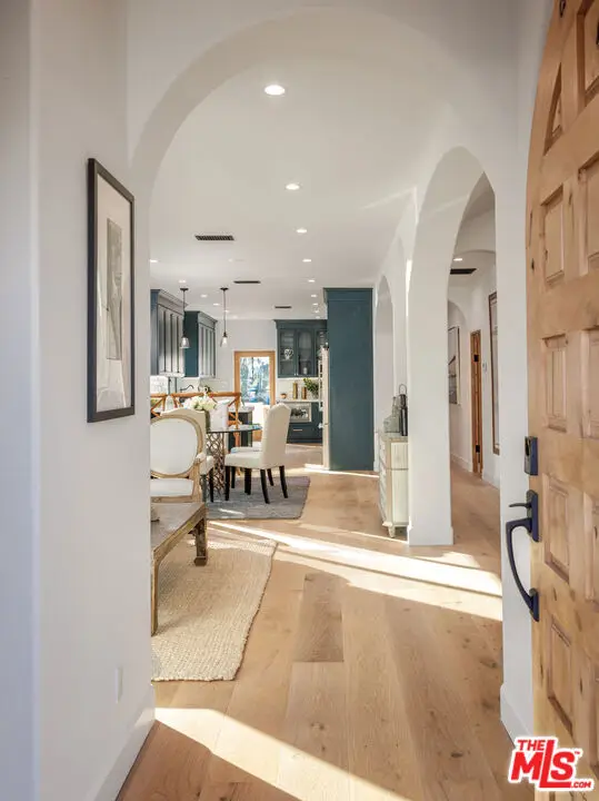 913 S Mullen Avenue, Los Angeles, CA 90019 - #3