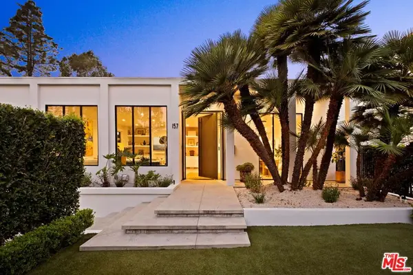 157 S Lucerne Boulevard, Los Angeles, CA 90004