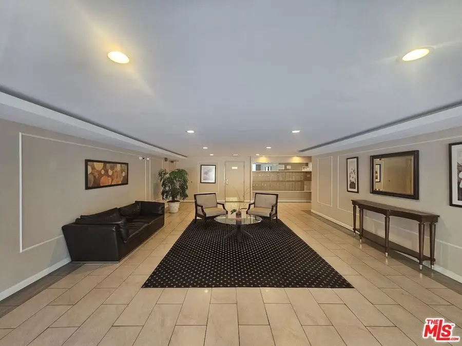 8568 Burton Way #206, Los Angeles, CA 90048 - #2