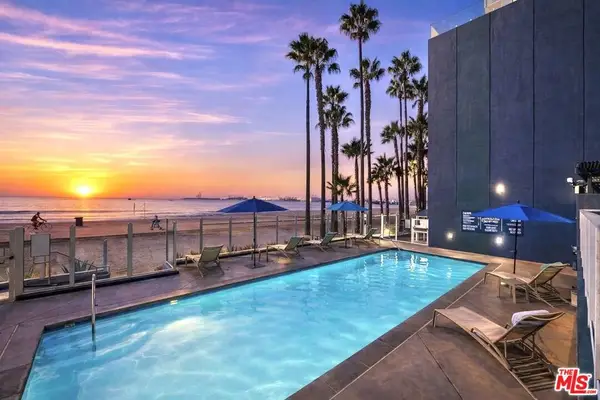 25 15th Place #101, Long Beach, CA 90802