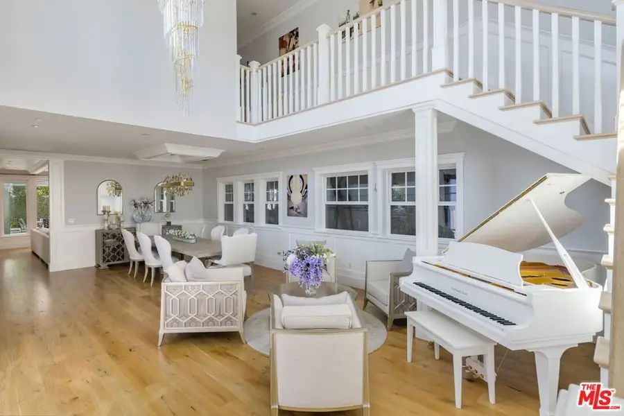 5523 Longridge Avenue, Sherman Oaks, CA 91401 - #3