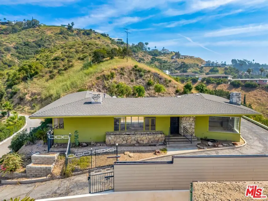 1682 Larco Way, Glendale, CA 91202 - #2