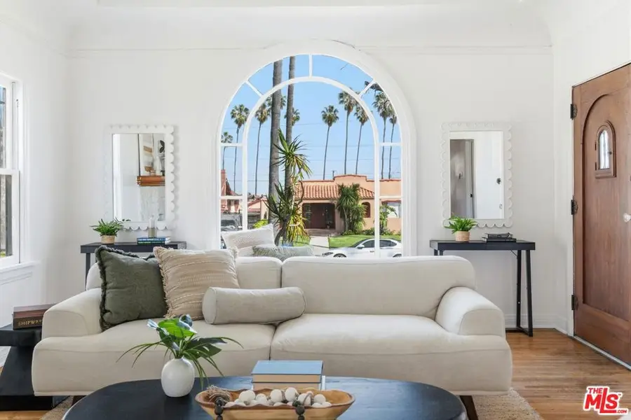 5513 S Mullen Avenue, Los Angeles, CA 90043 - #2