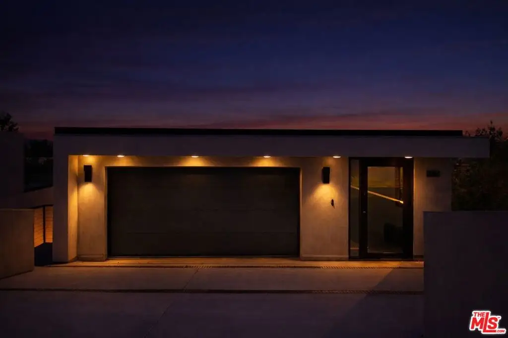 5130 Medina Road, Woodland Hills, CA 91364 - #1