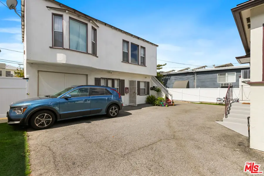 2302 32nd Street, Santa Monica, CA 90405 - #3