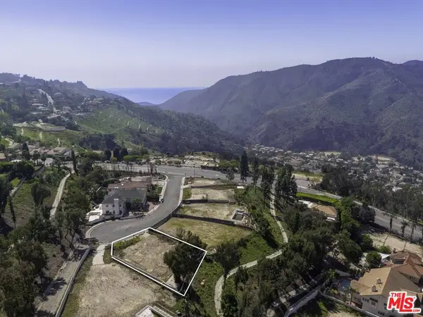 1433 El Bosque Court, Pacific Palisades, CA 90272