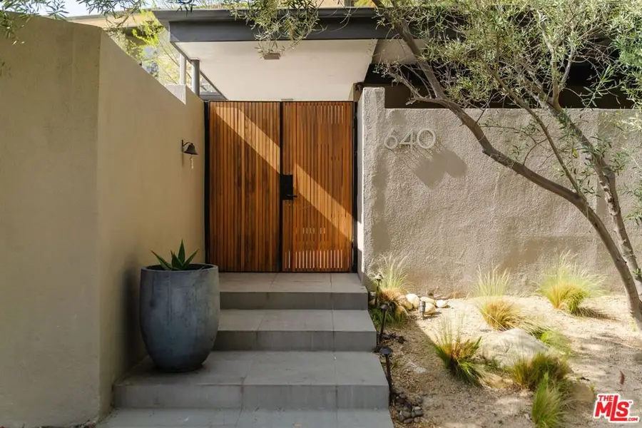 640 Bohlig Road, Glendale, CA 91207 - #2