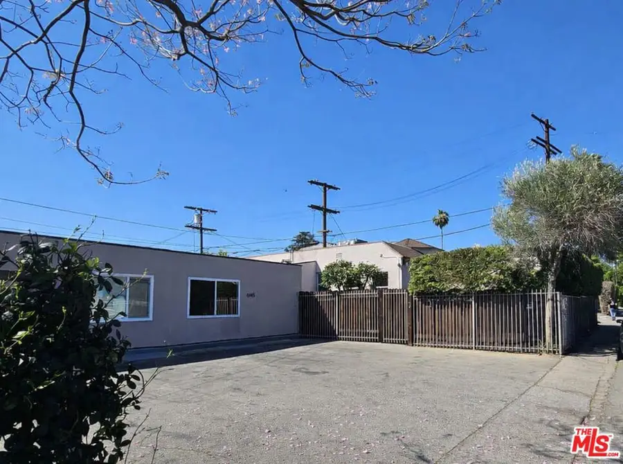 6141 Hazeltine Avenue, Van Nuys, CA 91401 - #2