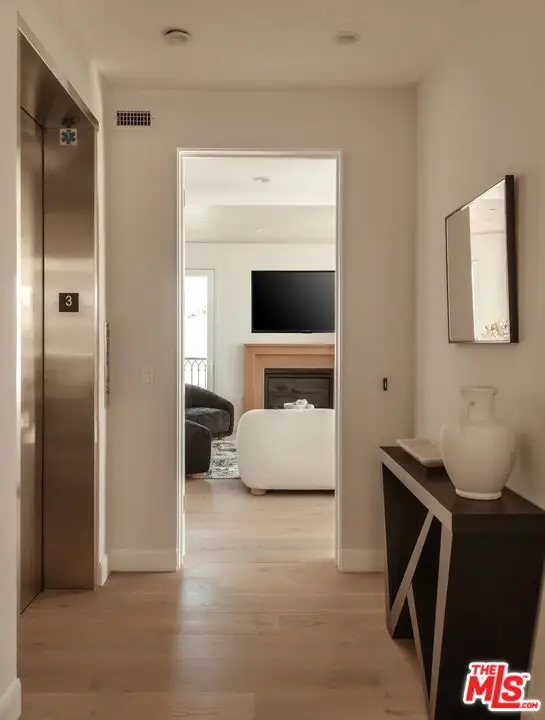 10725 Ashton Avenue #301, Los Angeles, CA 90024 - #2