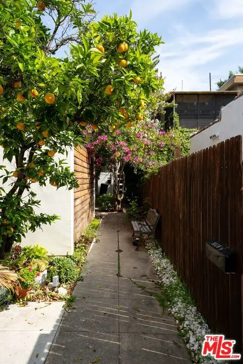 1032 N Hayworth Avenue, West Hollywood, CA 90046 - #2