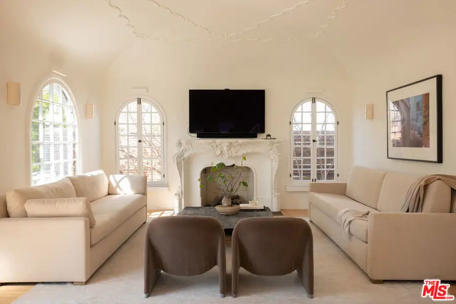 330 N Arden Boulevard, Los Angeles, CA 90004 - #2