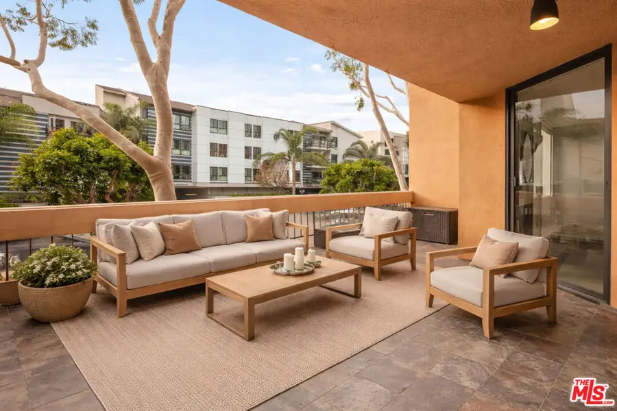 740 N Kings Road #102, West Hollywood, CA 90069 - #3