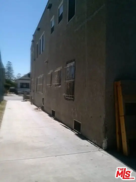 673 E 50th Street, Los Angeles, CA 90011 - #3