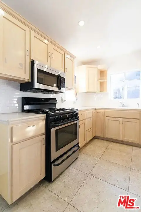 1614 Grafton Street, Los Angeles, CA 90026 - #2