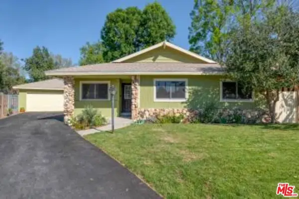 6723 Bianca Avenue, Lake Balboa, CA 91406