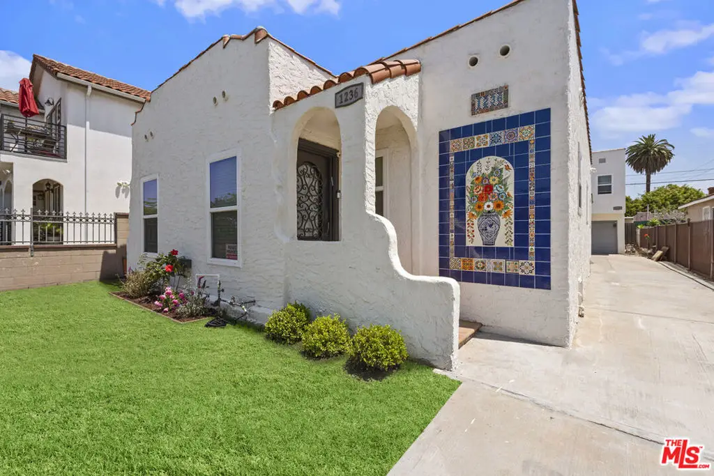 1236 S Mullen Avenue, Los Angeles, CA 90019 - #1