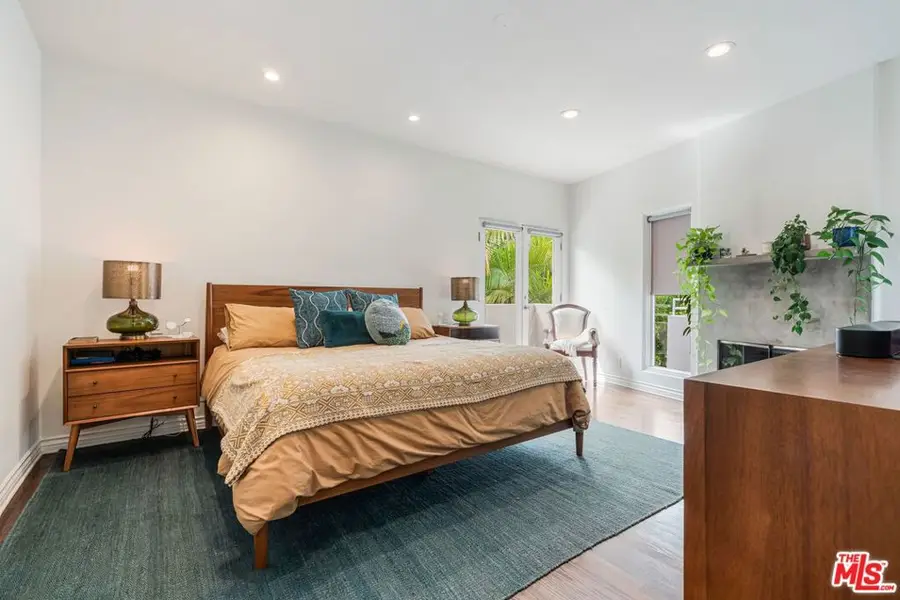 833 17th Street #4, Santa Monica, CA 90403 - #3