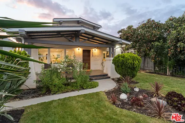 2209 West Boulevard, Los Angeles, CA 90016