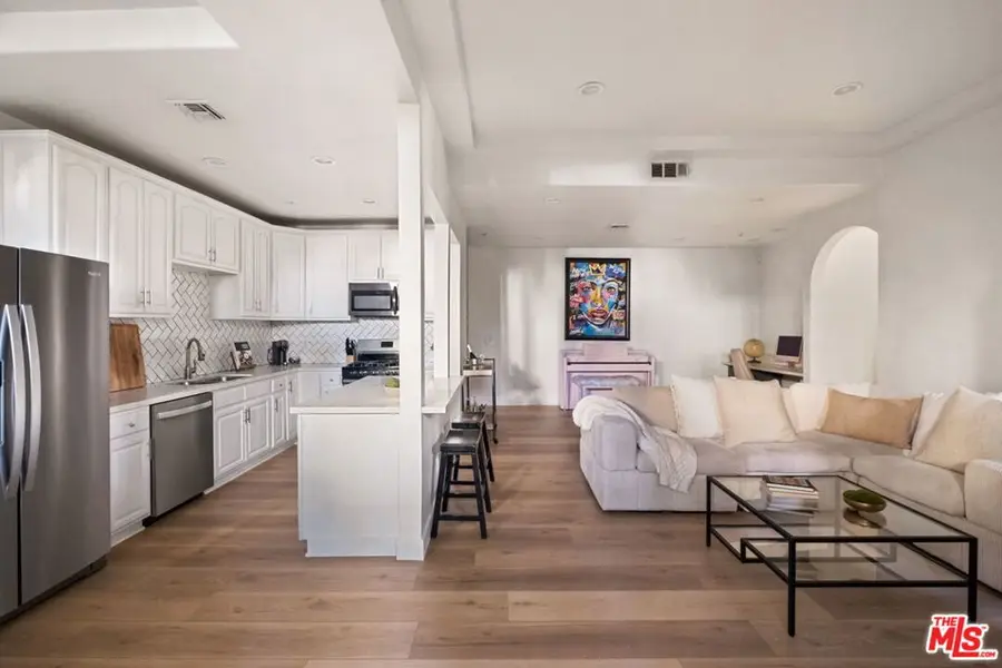 4943 Rosewood Avenue #104, Los Angeles, CA 90004 - #3