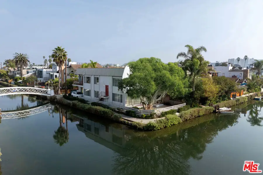 2300 Grand Canal, Venice, CA 90291 - #2