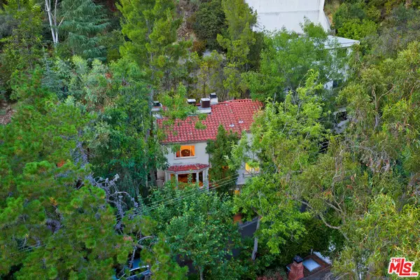 10055 Reevesbury Drive, Beverly Hills, CA 90210