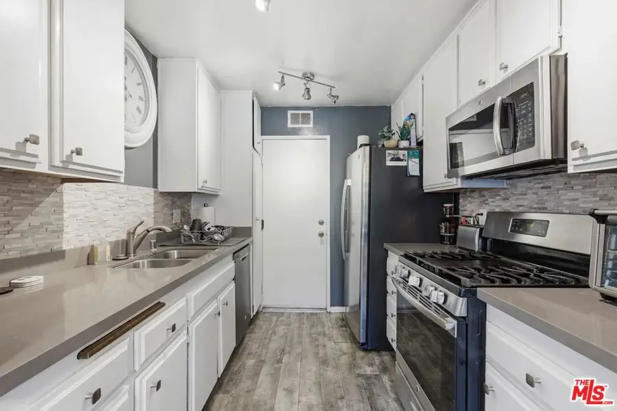 12328 Runnymede Street #4, North Hollywood, CA 91605 - #2