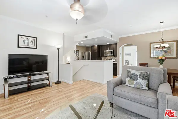 5240 Premiere Hills Circle #110, Woodland Hills, CA 91364