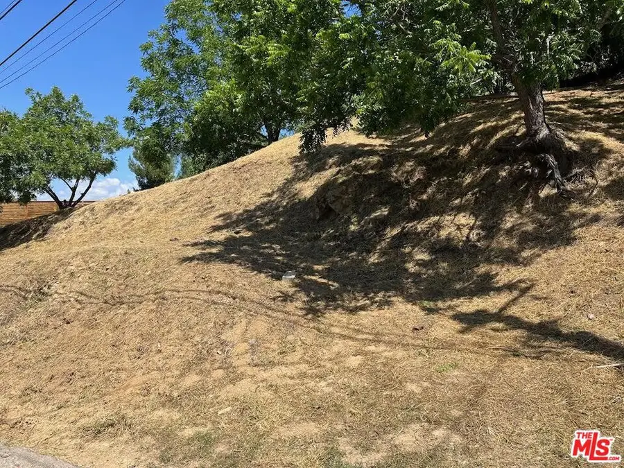 2560 N Hines Drive, Los Angeles, CA 90065 - #2