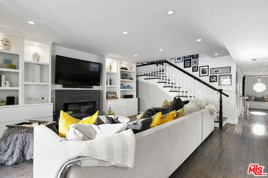 5176 Don Pio Drive, Woodland Hills, CA 91364 - #3