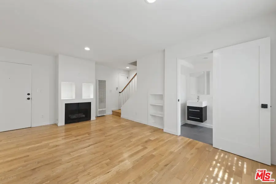 1807 Oak Street, Santa Monica, CA 90405 - #2