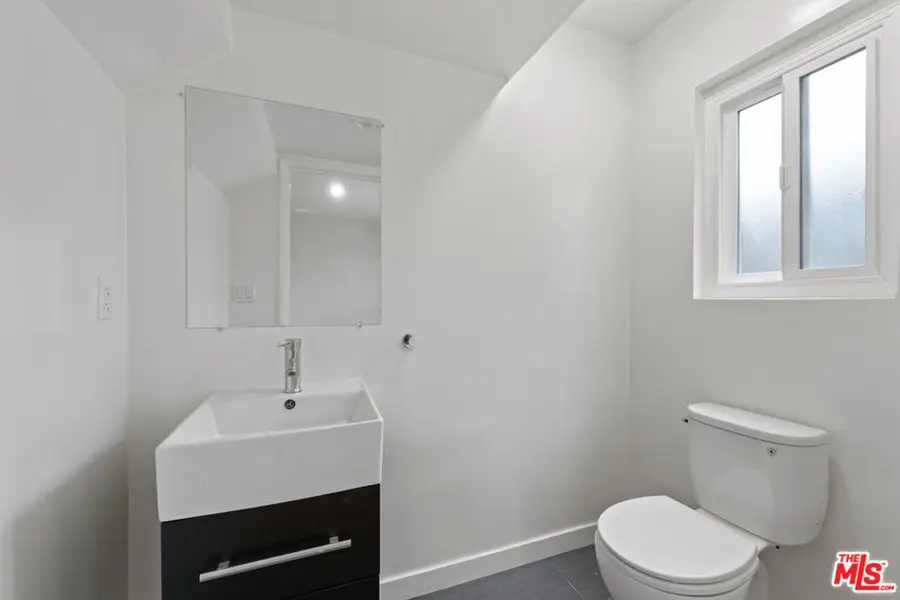 1807 Oak Street, Santa Monica, CA 90405 - #3