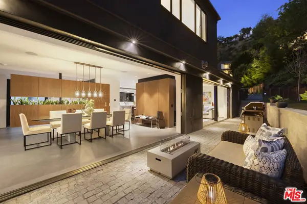 10558 Fontenelle Way, Los Angeles, CA 90077