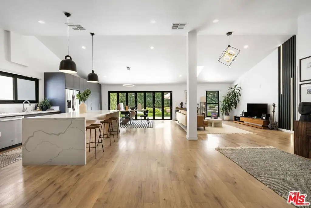 23110 Bigler Street, Woodland Hills, CA 91364 - #1